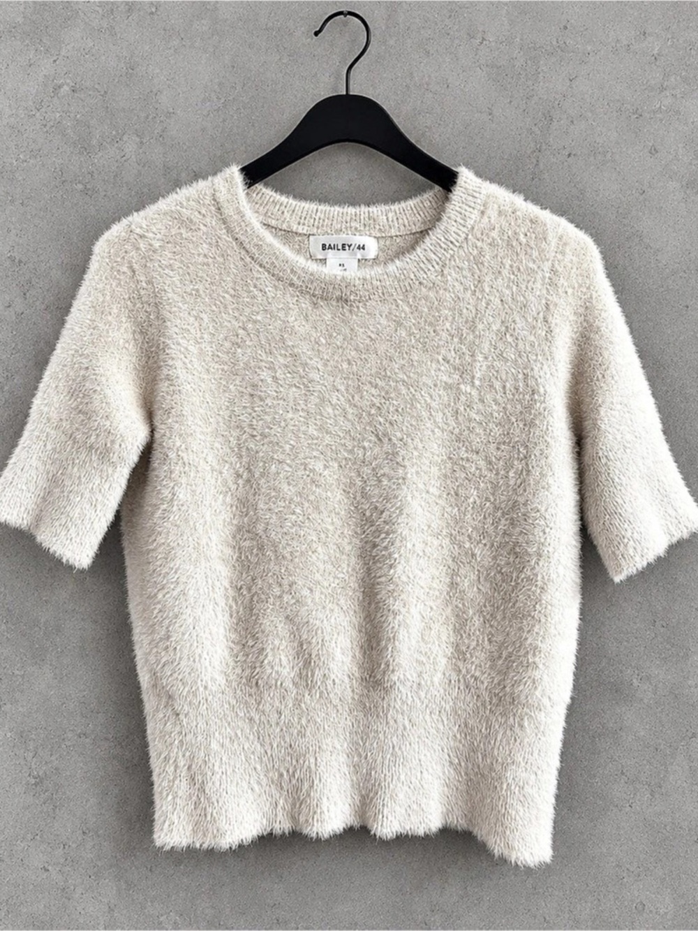 Bailey 44 Light Beige Fuzzy Eyelash Knit Short Sleeve Sweater Women’s Small
